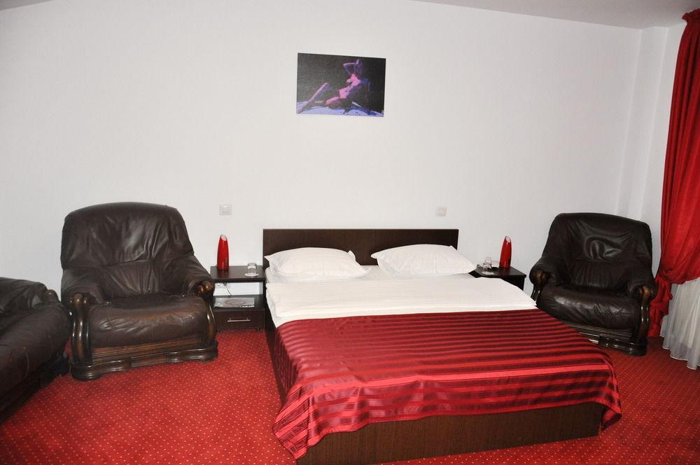 Hotel Pascu بوخارست المظهر الخارجي الصورة